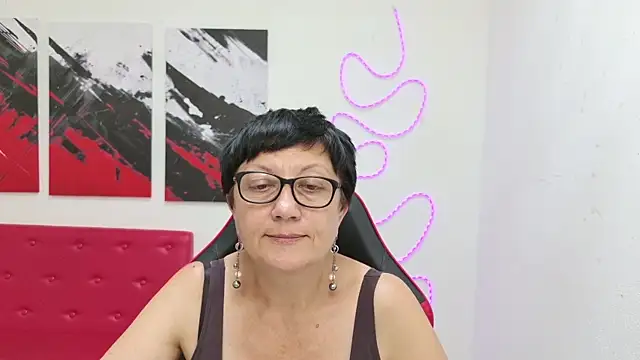 EmilyL0ve: онлайн-секс-чат