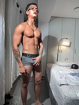 Chatroom XXX en direct de Paradise_boy__