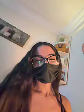 IRIS-GIRL Adlı Modelin Canlı XXX Sohbeti