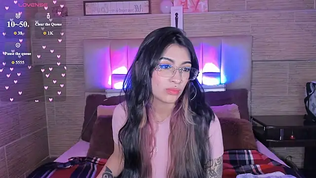 mia_devine_ élő XXX-chatje