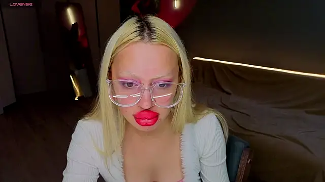 Luna_Beverly élő XXX-chatje