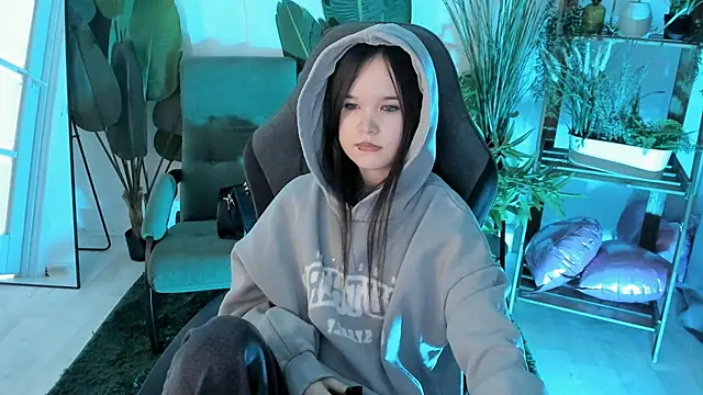 Elainebeness Chat XXX live