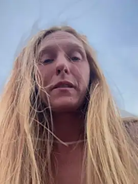 Chat +18 de GoldenFlameGoddess ao vivo