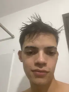 Latinos_2001's Live XXX Chat