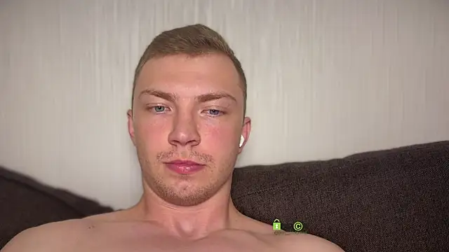 iron__chap Live XXX Chat