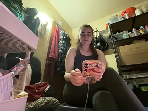 Snowbunnycake_131 webkamerás műsora