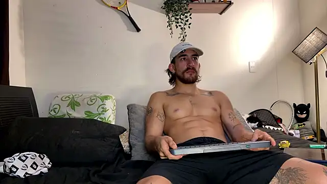Aaron_wheel – Naživo XXX chat