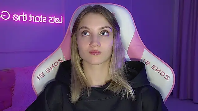 XXX chat uživo modela StacyEvances