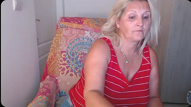 Divineblond – Naživo XXX chat
