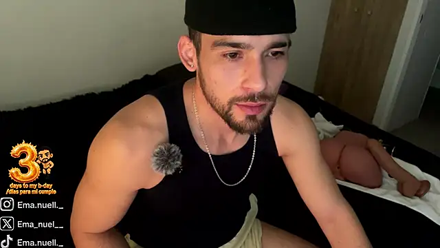 צ'אט XXX בשידור ח י של Emanuell__