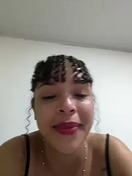 Yasmin777_ – Naživo XXX chat