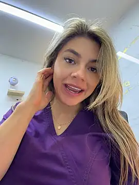 XXX chat uživo modela alicee16
