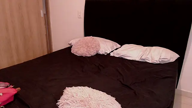 ArianaAlvarez_'s Live XXX Chat