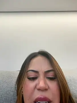 دردشة lariic الجنسية المباشرة