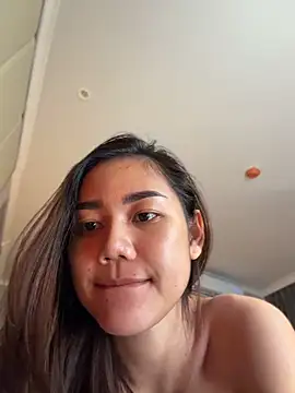 SweetThaiGirlfriendのライブXXXチャット