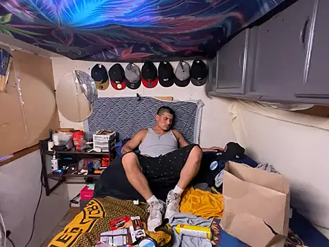 OmarSalasxh33 Show in webcam