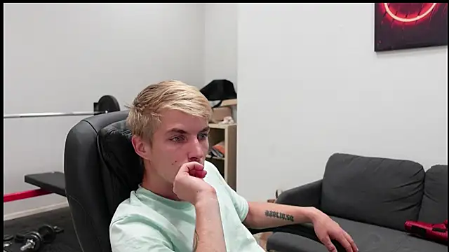 Živý XXX chat Logan_Falk