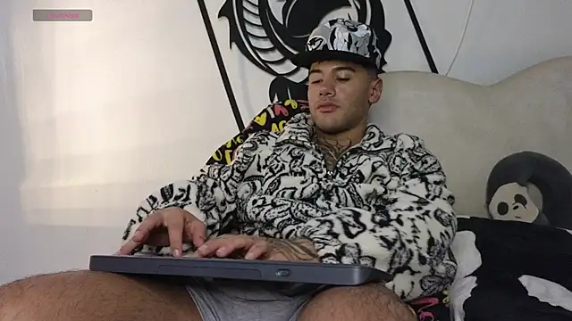Онлайн чат XXX imAdamhot