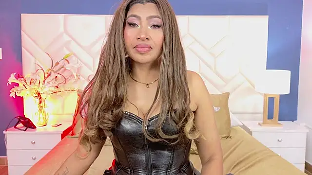 Czat XXX na żywo – Kiara_Parker_