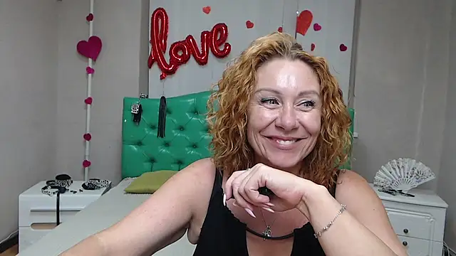 TaylorF0x Live XXX-chat