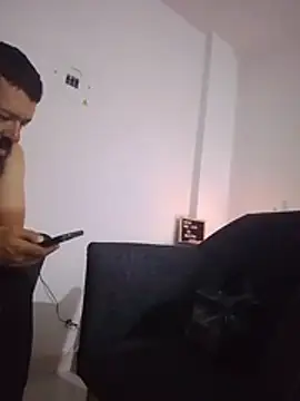 Fernandar2025's Live XXX Chat