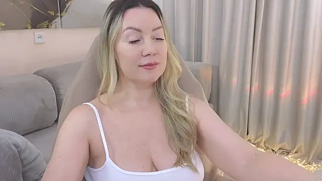 ElleHerry's Live XXX Chat