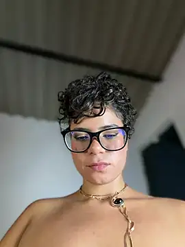 XXX chat uživo modela Simone_Miller