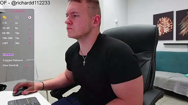 Živý XXX chat Richard_Dullas