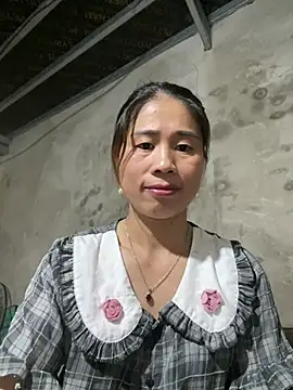 แชท XXX สดของ tinacum012