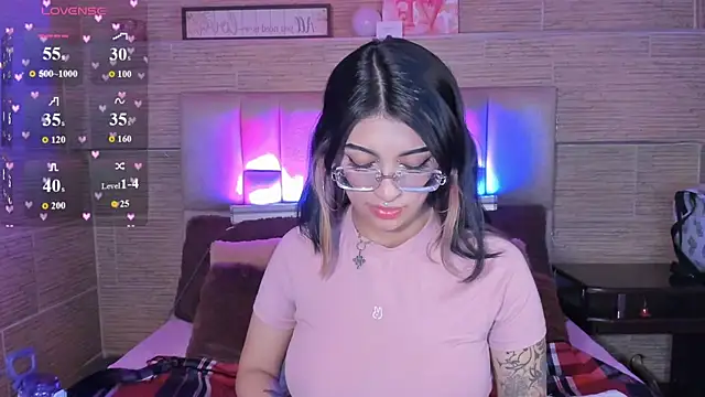 Czat XXX na żywo – mia_devine_