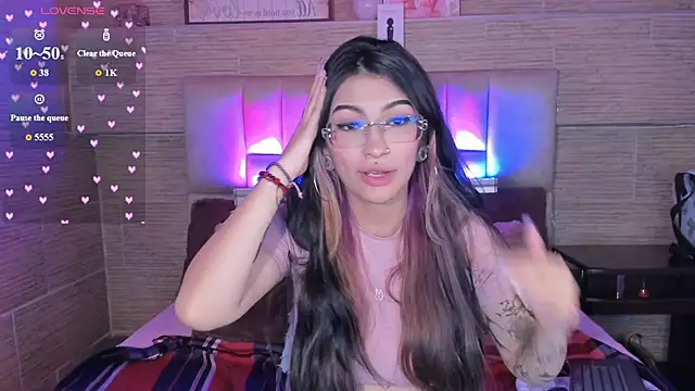 Chat XXX en directo de mia_devine_