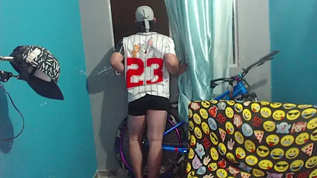 MrKingsaintx Adlı Modelin Canlı XXX Sohbeti