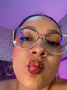 Czat XXX na żywo – EMILYY_FOXY