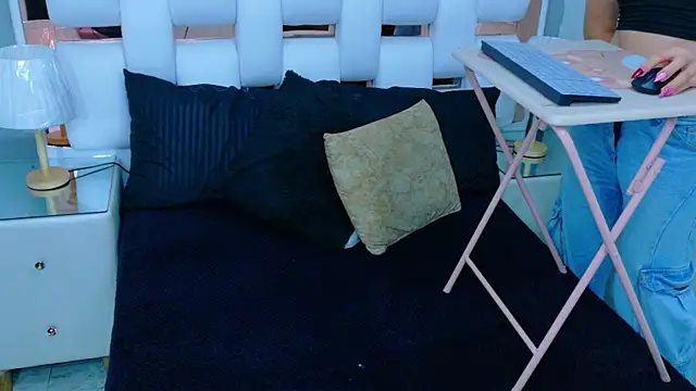 XXX chat uživo modela Emma_Lodge