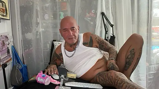 แชท XXX สดของ lovetatts64