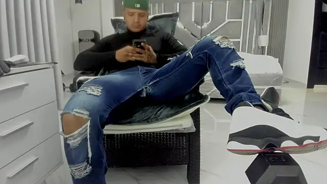 Chat XXX Live master_leather