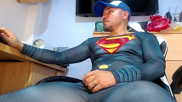 MikeMiller2 XXX чат на живо