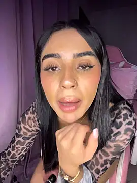 Czat XXX na żywo – Emily-14