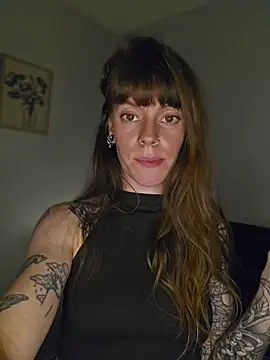 Chat +18 de EmilieEdelana ao vivo
