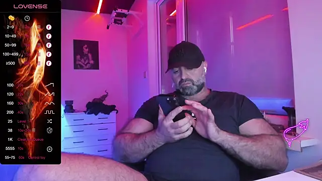 XXX chat uživo modela HAIR-MAN