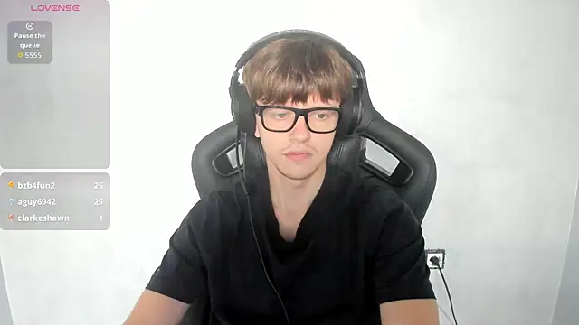 XXX chat uživo modela bonekoambalabu
