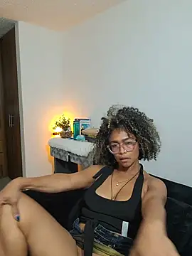Živý XXX chat BiiancaEstradaa