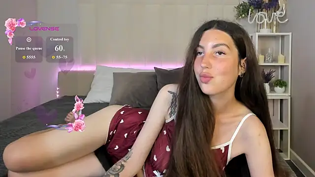 Chatroom XXX en direct de LiraRevery
