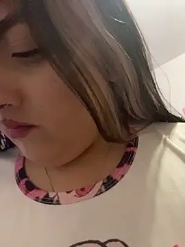 KaroVelvett's Live XXX Chat