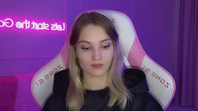 StacyEvances élő XXX-chatje