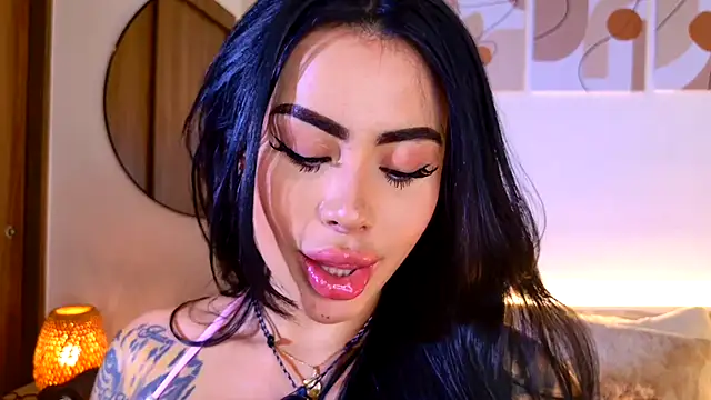 Chat +18 de KimberlyWalton ao vivo