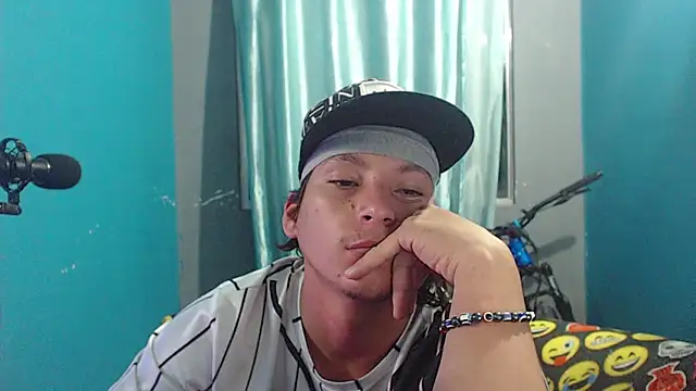 MrKingsaintx – Naživo XXX chat
