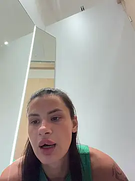 XXX chat uživo modela MiraReach