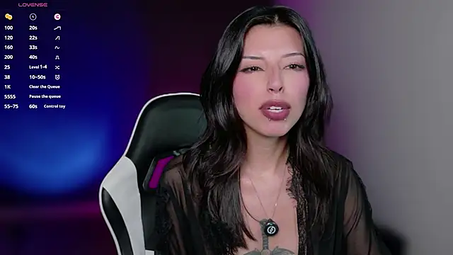 Chat +18 de NanakoDollx ao vivo