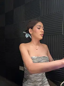 Bomb_Maddy's Live XXX Chat